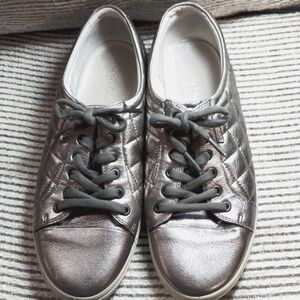 ecco sneakers in pewter leather. Sz 41 Wide